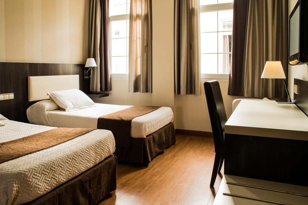 Hospedium Hotel Triana Миахадас Экстерьер фото